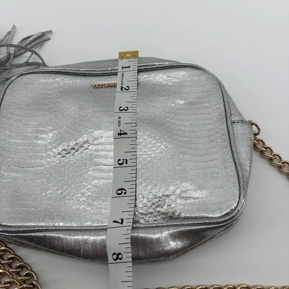 Victoria's Secret‎ Crossbody Bag Silver Womens OS Snakeskin Tassel Chain Strap